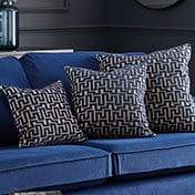 Niebieska poduszka dekoracyjna